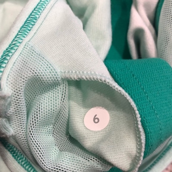 Lululemon Petit Dot Fresh Teal Mint Green Power Y Tank Top Size 6 - Picture 3 of 9